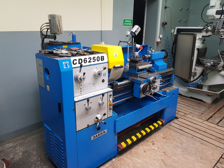 Tokarka uniwersalna model CD6250B/1000 firmy Jazon rok 2013